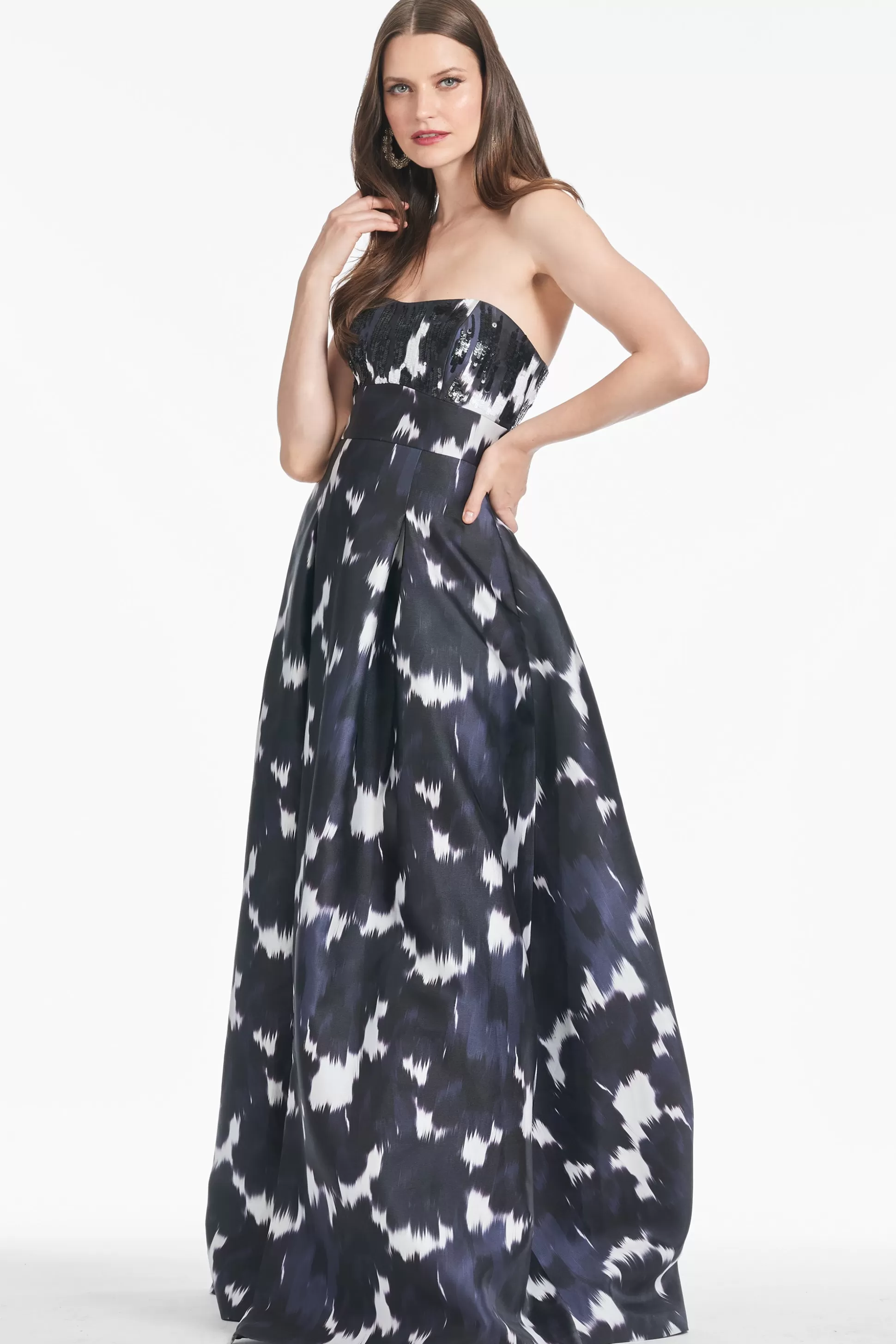 Sachin & Babi Strapless<Embellished Giovanna Gown - Dark as Night Ikat Darkasnightikat