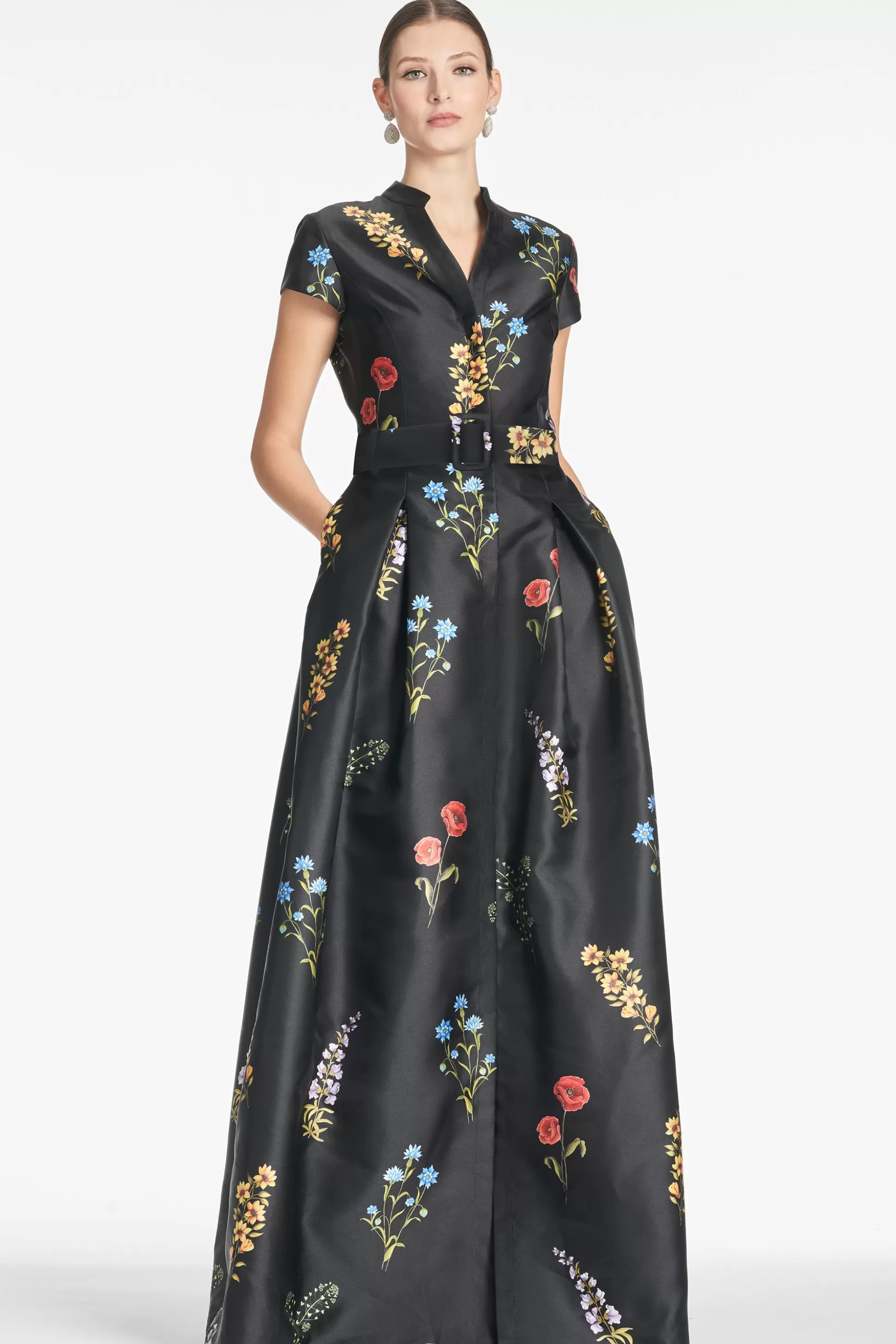 Sachin & Babi Plus Sizes | Short Sleeve<Marta Gown - Noir Bouquet Noirbouquet