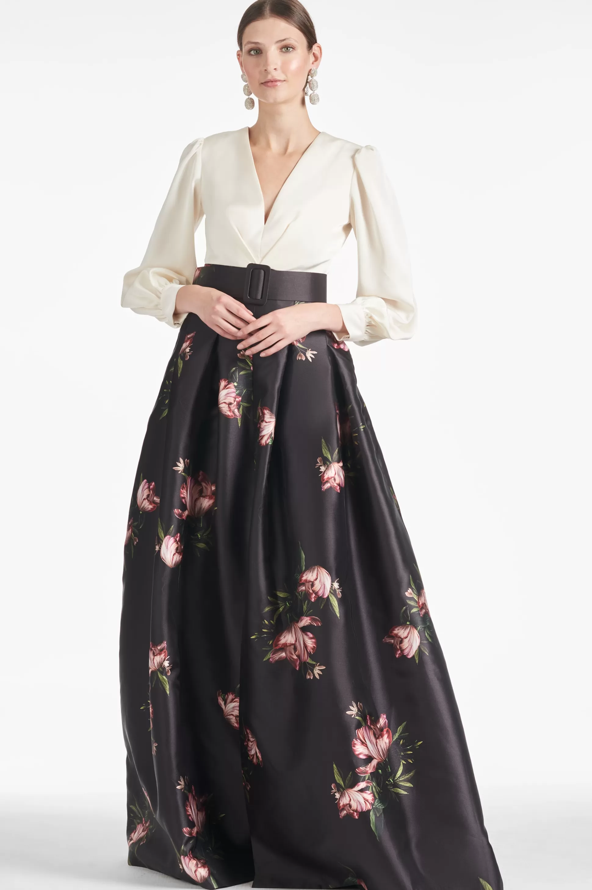 Sachin & Babi Plus Sizes | Long Sleeve<Zoe Gown - Ivory/Noir Blossom Ivory/noirblossom